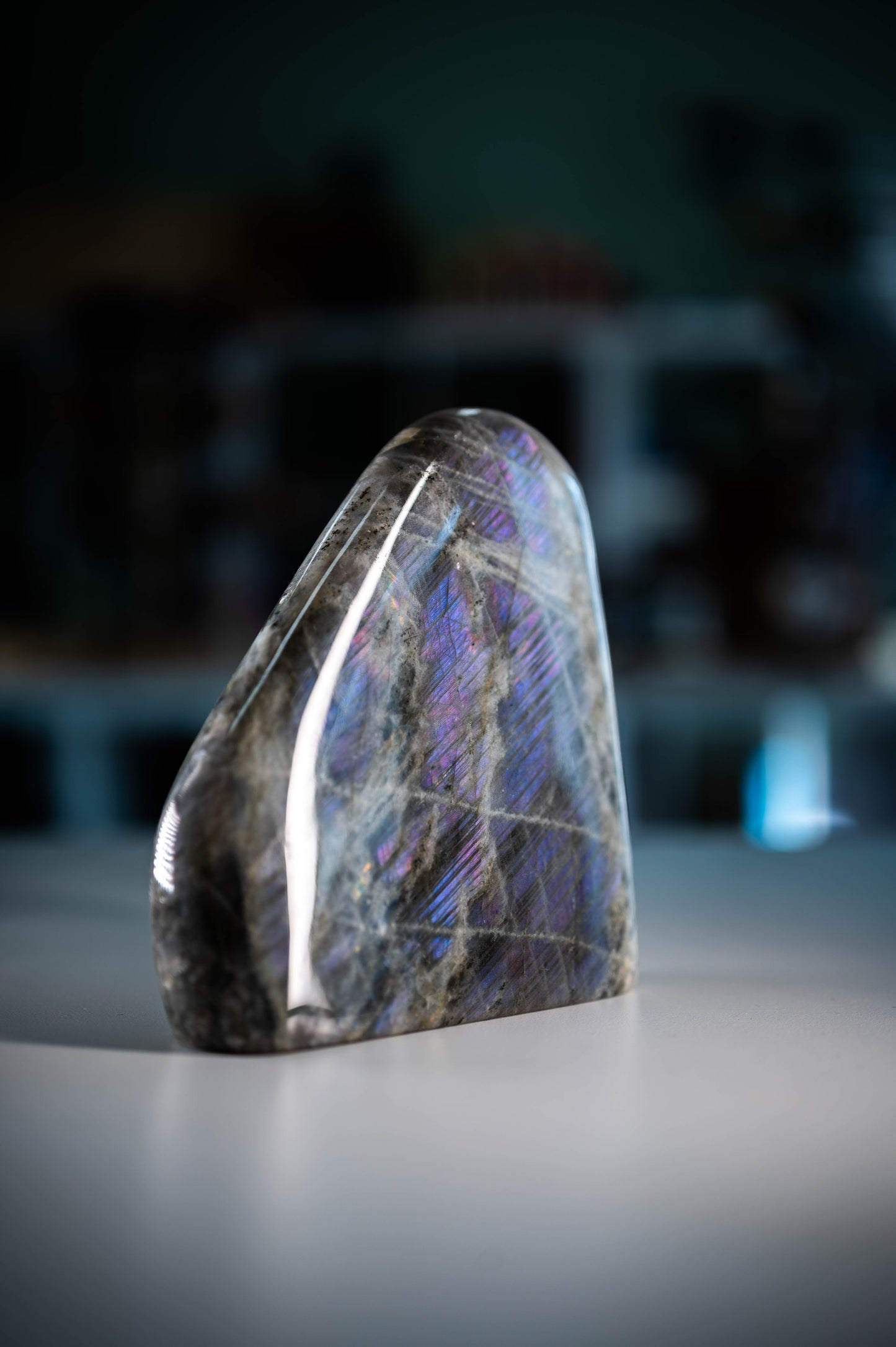 Labradorite violette 695g