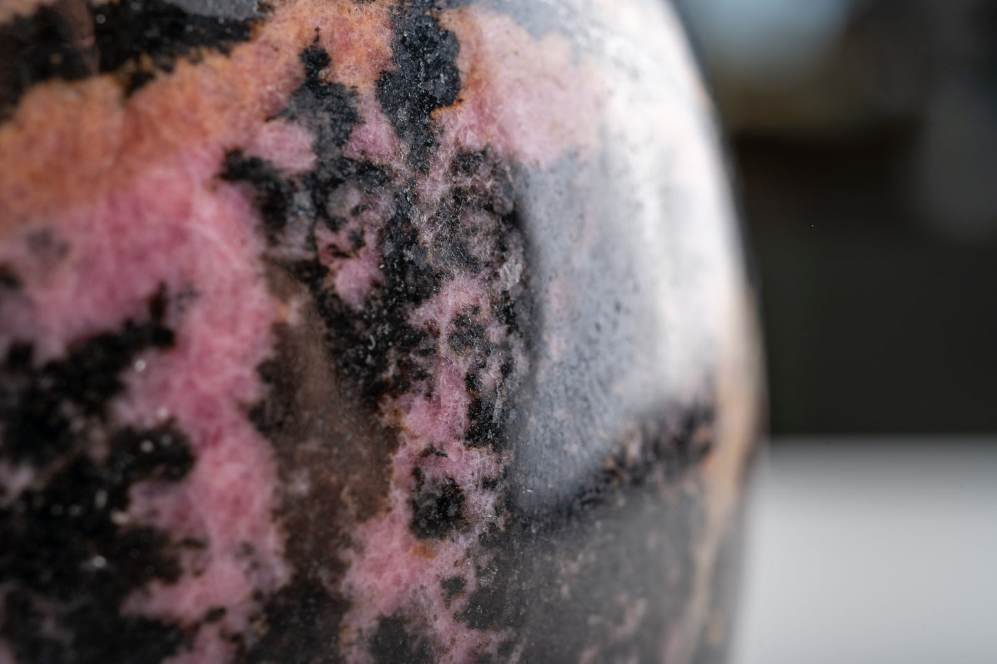 Rhodonite Madagascar 680g