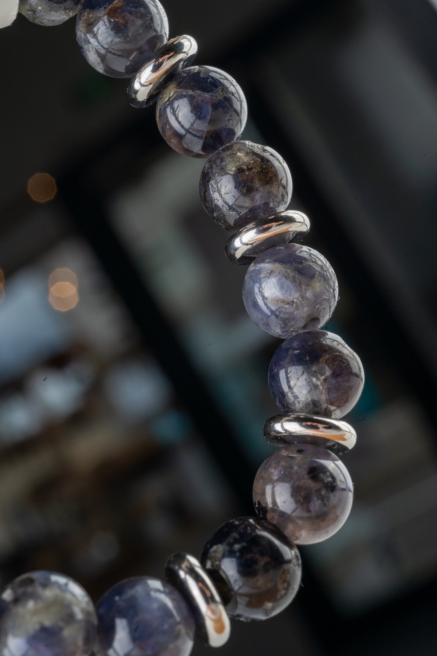 Bracelet en cordiérite - intuition & indépendance