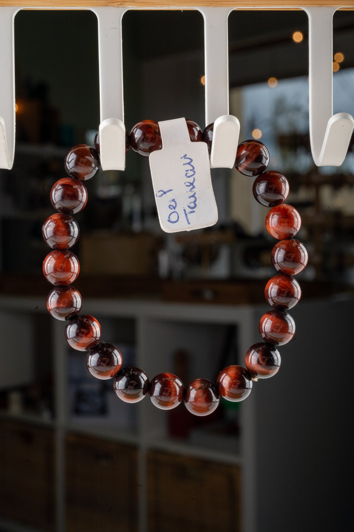 Bracelet en Œil de Taureau – Courage & Stabilité
