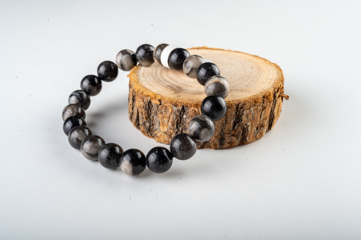 Bracelet en Orthoceras – Connexion à l'Énergie Ancestrale & Stabilité