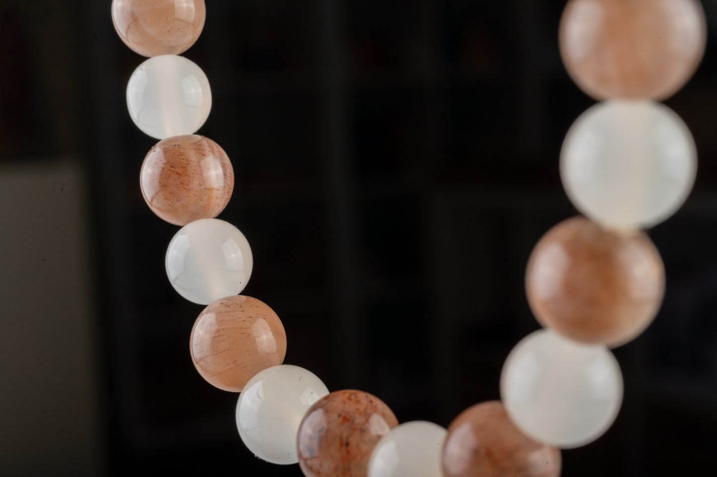 Bracelet en Pierre de Lune Multicolore – Intuition, Féminité & Équilibre Émotionnel