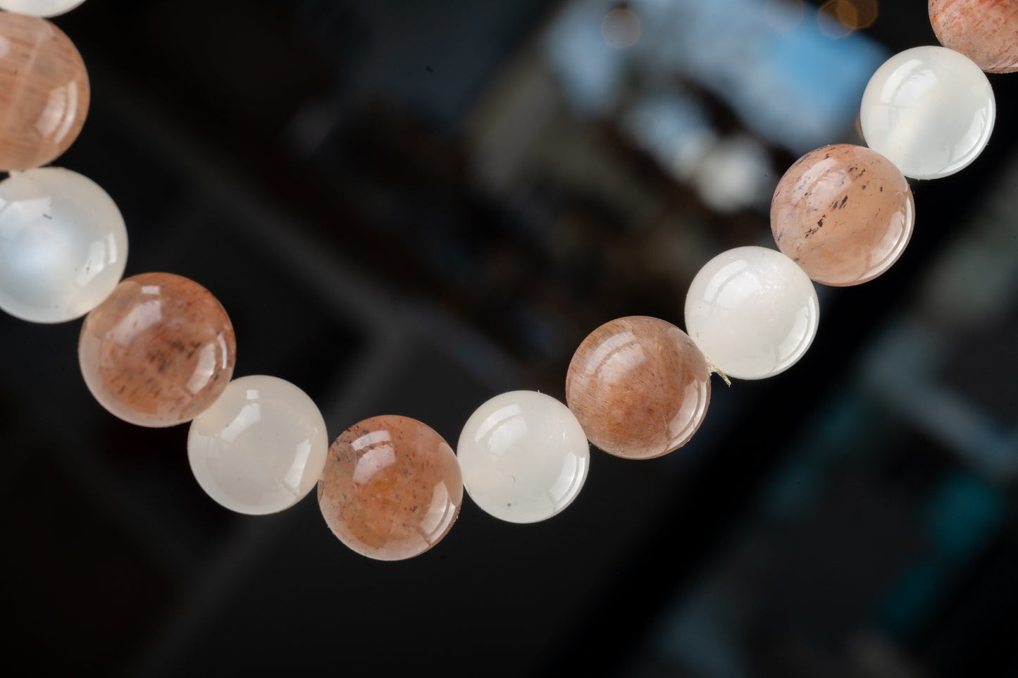 Bracelet en Pierre de Lune Multicolore – Intuition, Féminité & Équilibre Émotionnel
