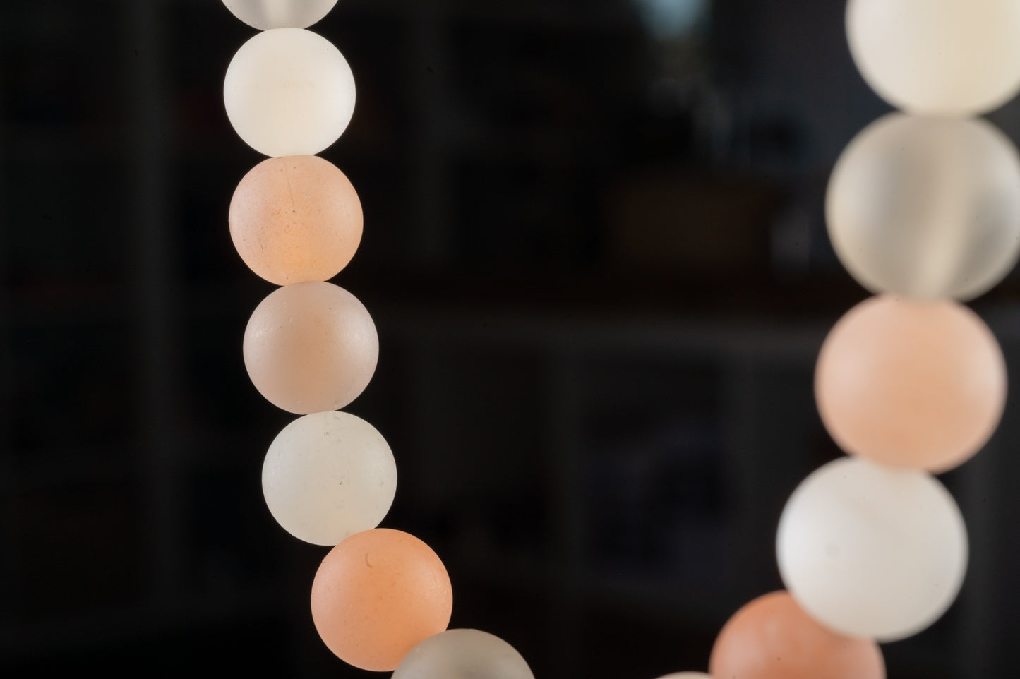 Bracelet en Pierre de Lune Multicolore – Intuition, Féminité & Équilibre Émotionnel