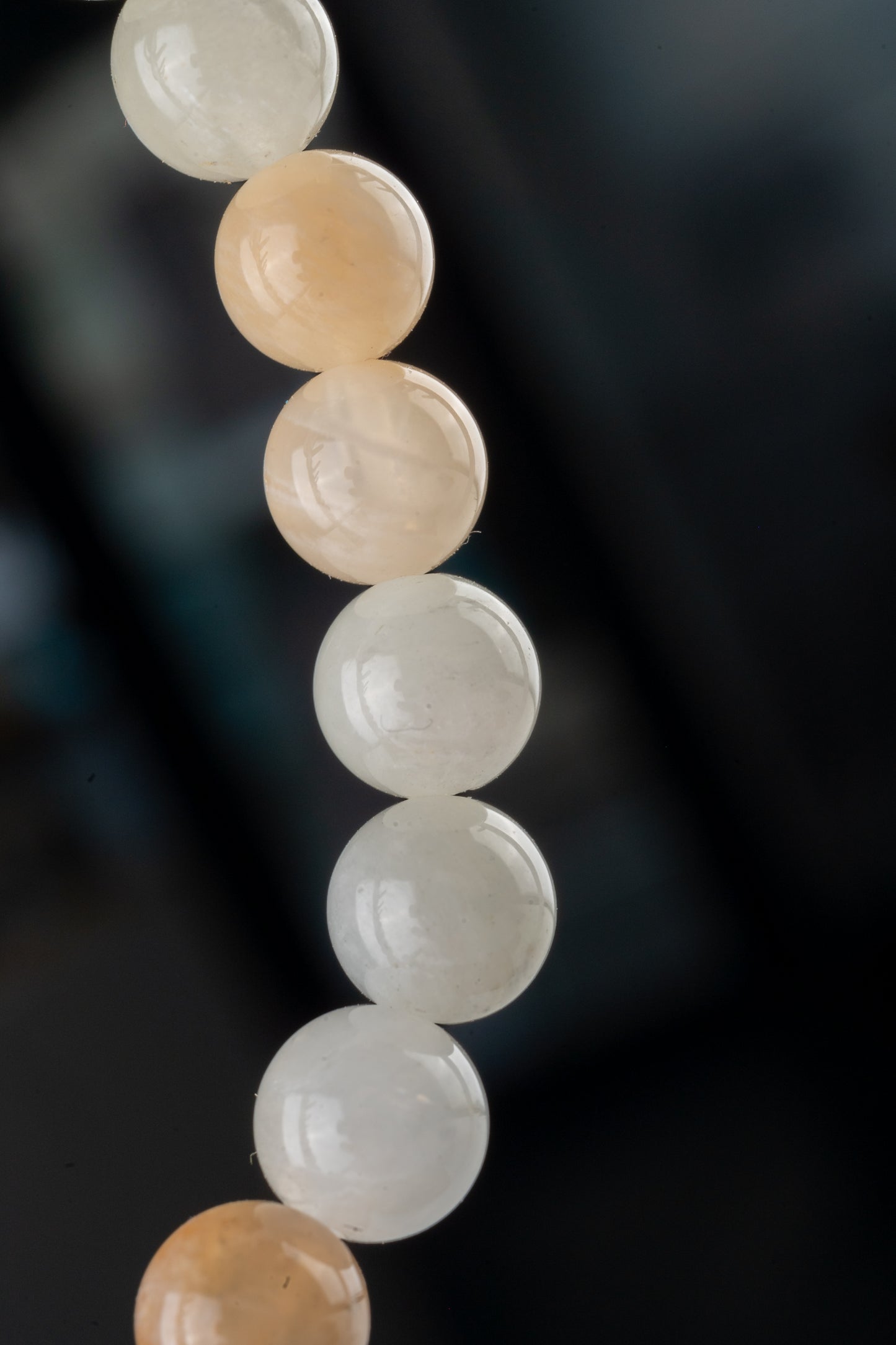 Bracelet en Pierre de Lune Multicolore – Intuition, Féminité & Équilibre Émotionnel