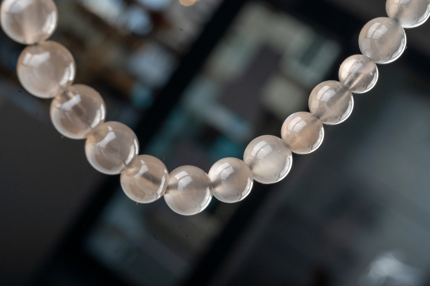Bracelet en Pierre de Lune Multicolore – Intuition, Féminité & Équilibre Émotionnel