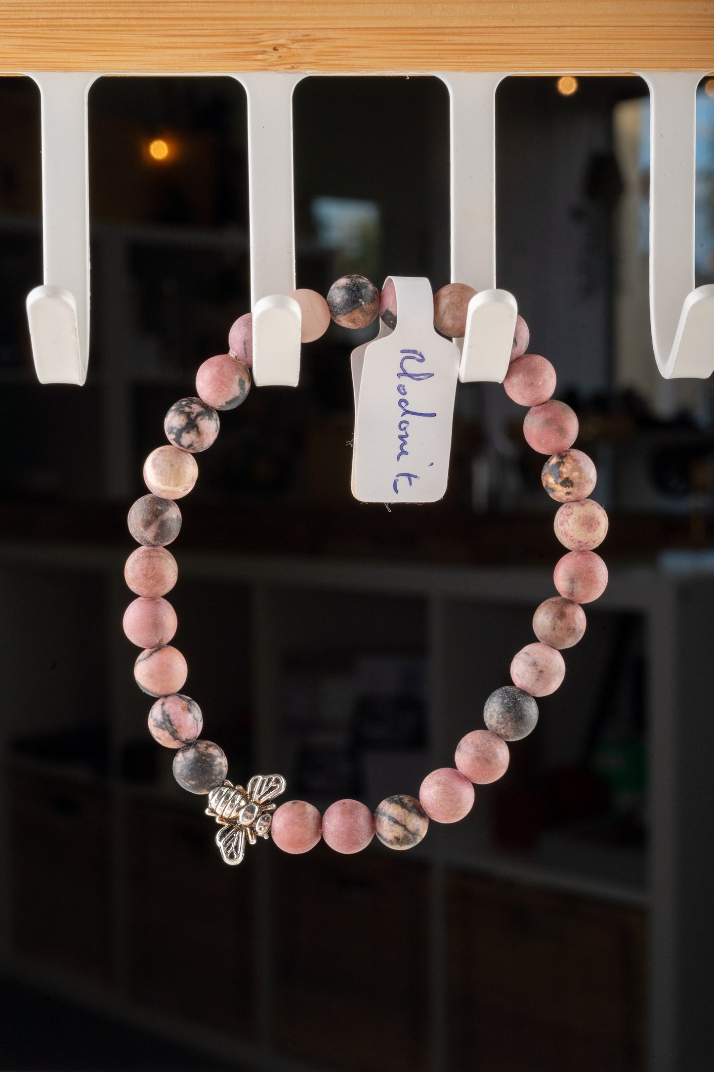 Bracelet en Rhodonite – Guérison, Compassion & Équilibre Émotionnel