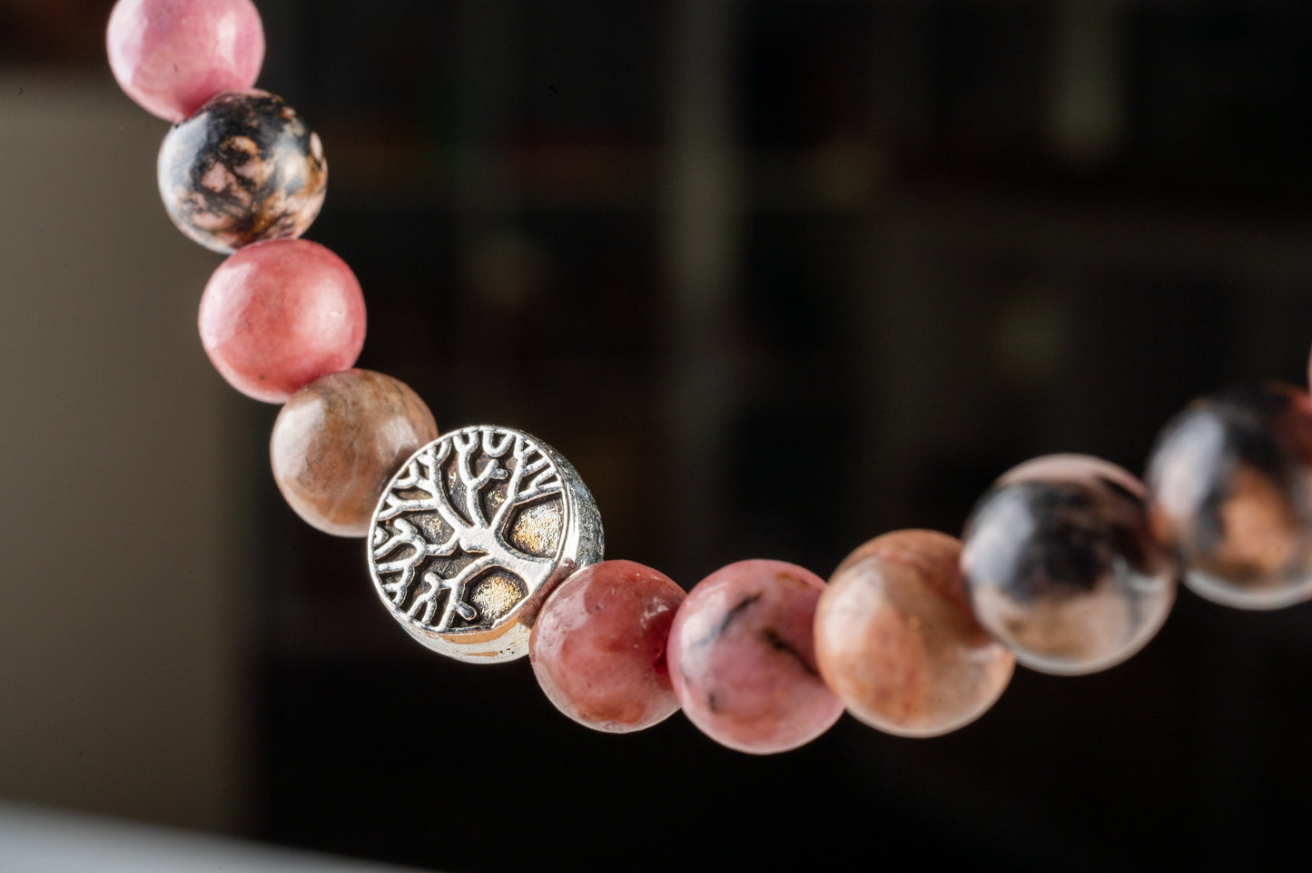 Bracelet en Rhodonite – Guérison, Compassion & Équilibre Émotionnel