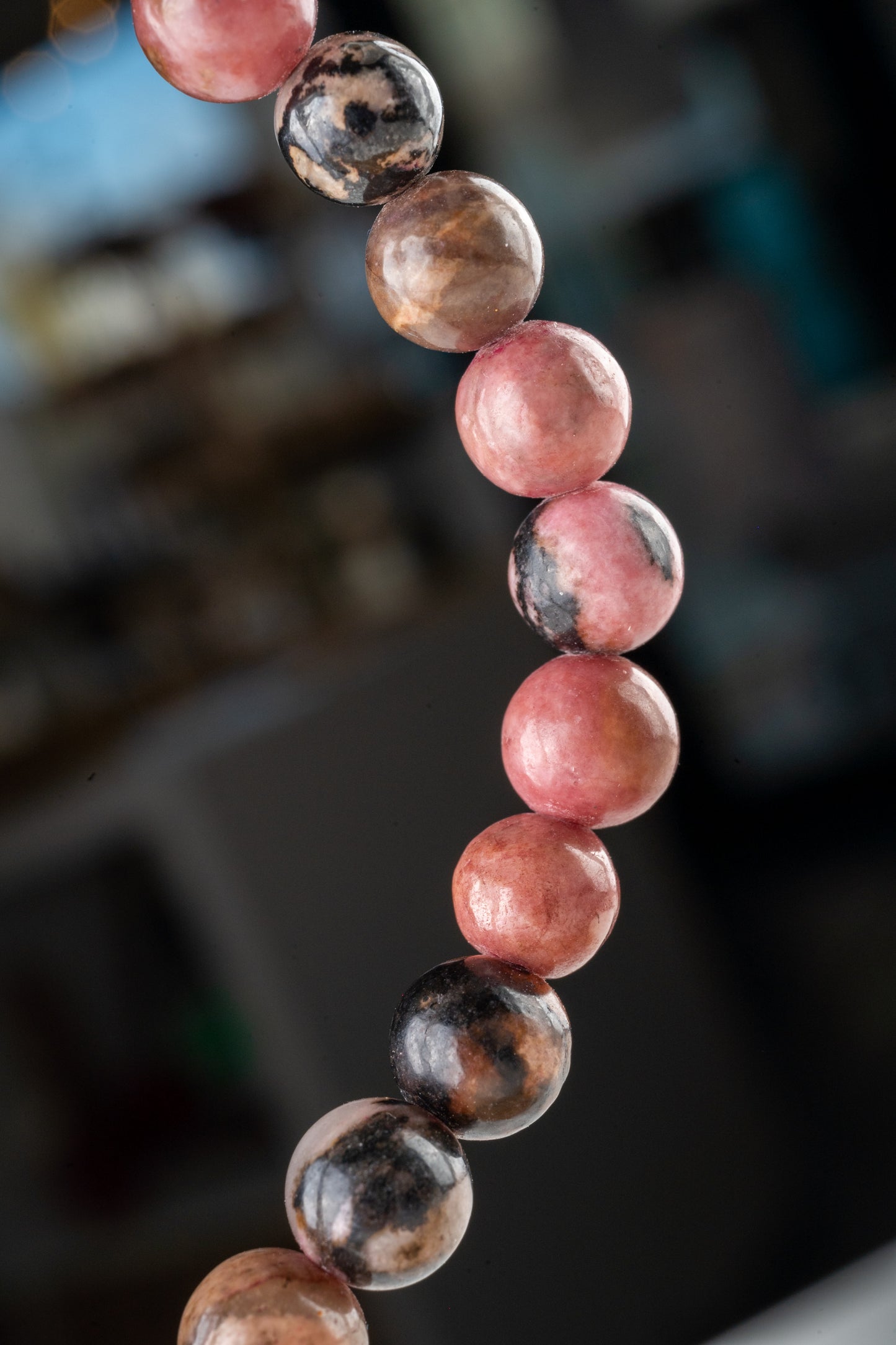 Bracelet en Rhodonite – Guérison, Compassion & Équilibre Émotionnel