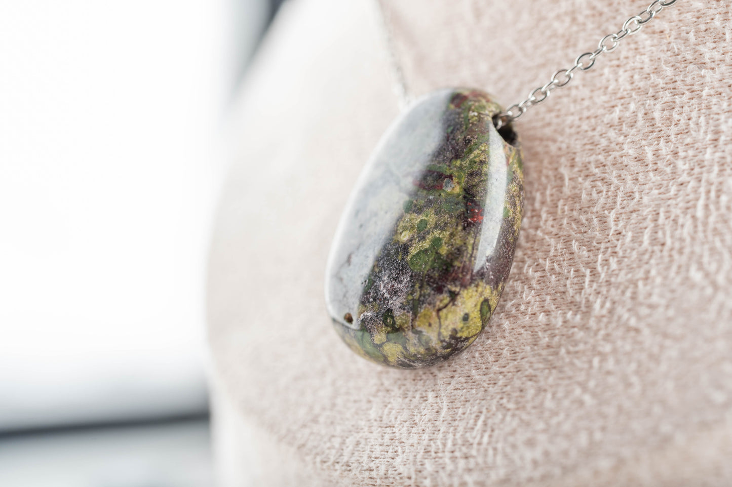Pendentif en Jaspe Sang de Dragon