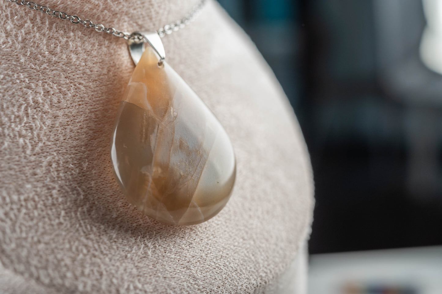Pendentif en pierre de lune