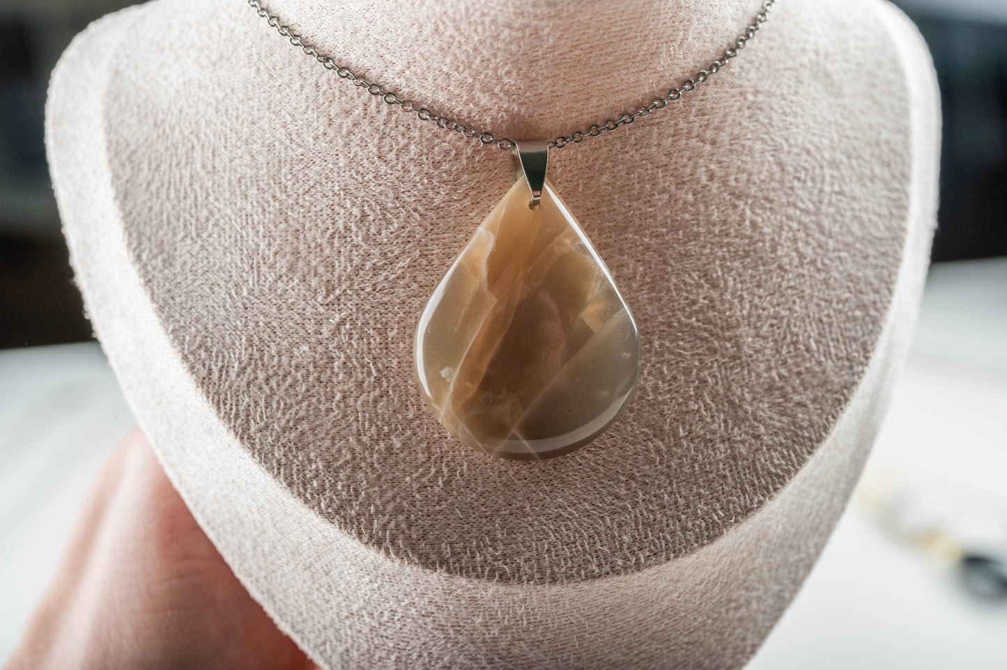 Pendentif en pierre de lune