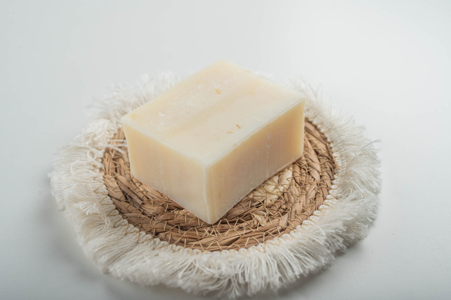 Savon avec une pierre mystère