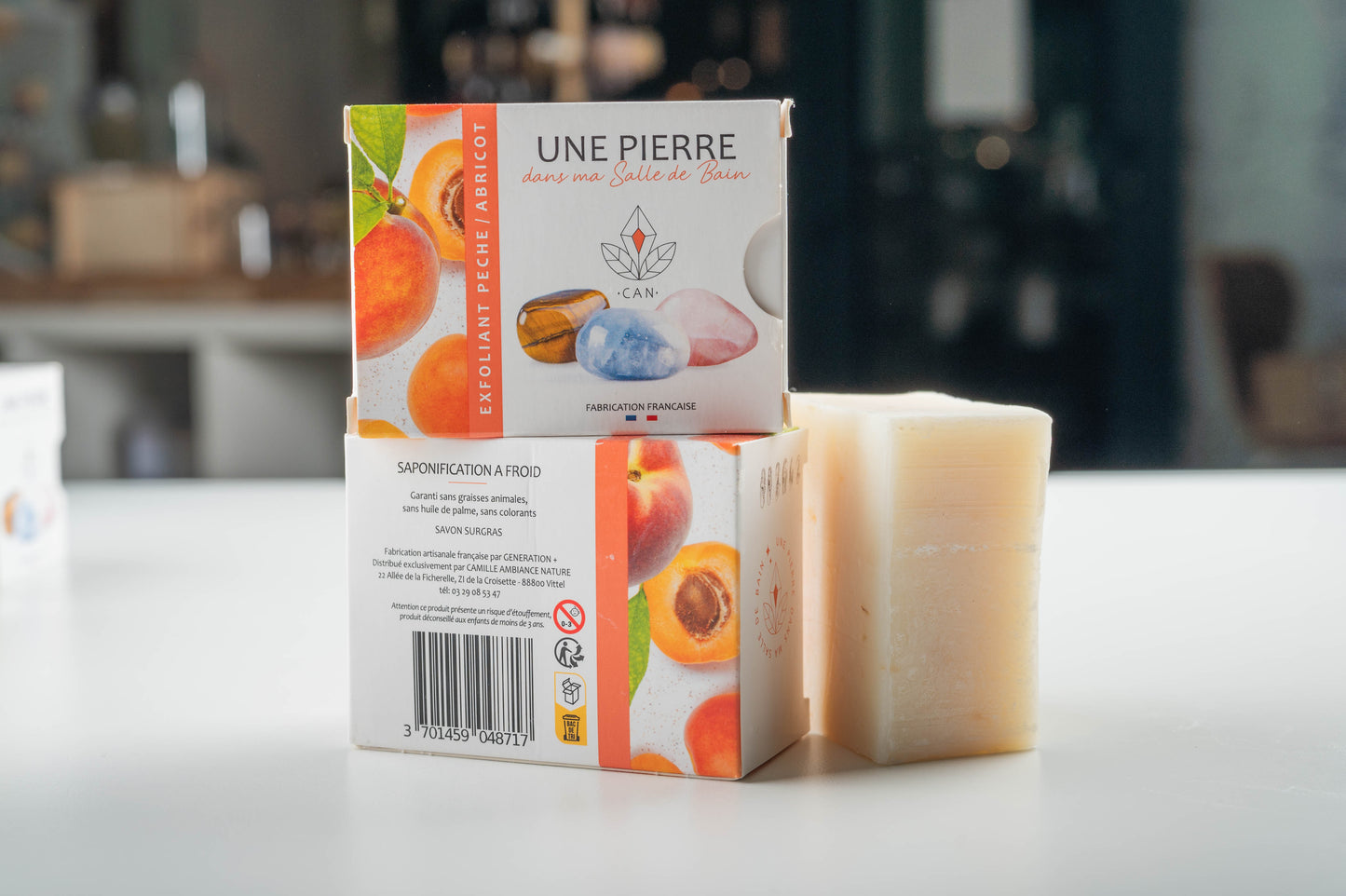 Savon avec une pierre mystère
