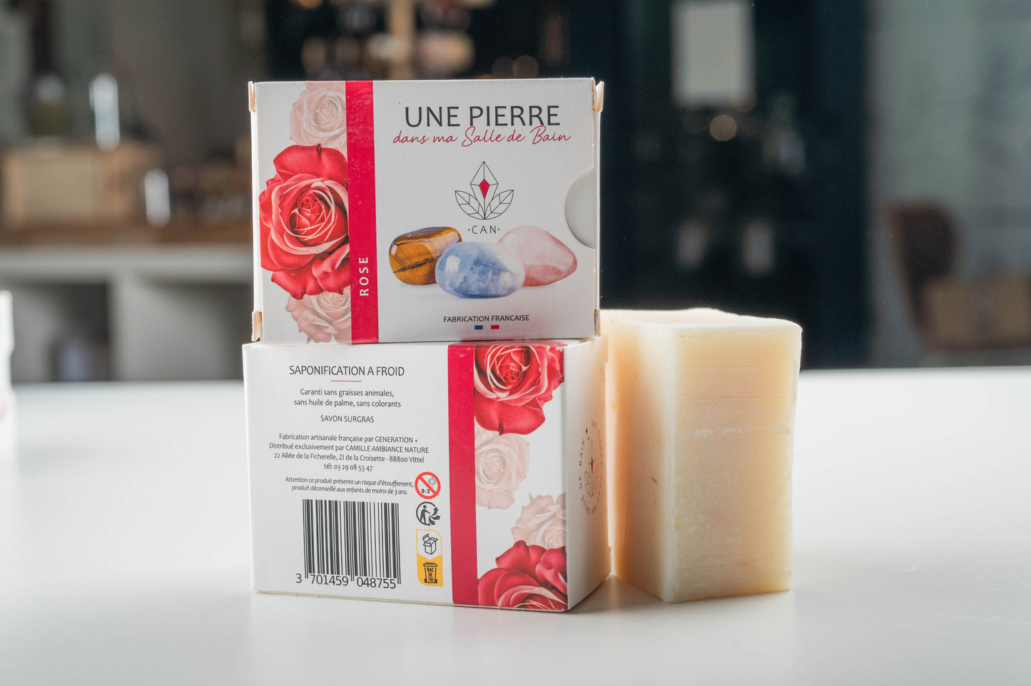 Savon avec une pierre mystère
