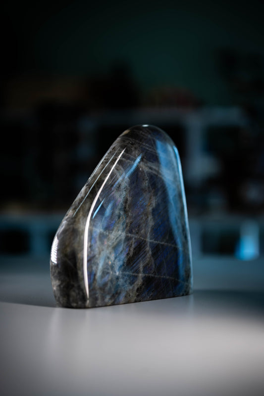 Labradorite violette 695g